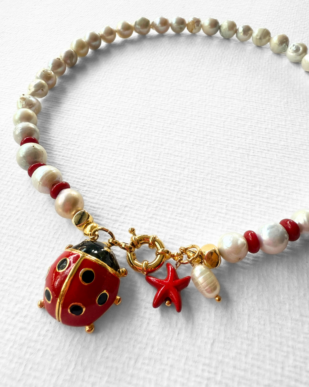 Coccinelle Barok İncili Mercan Taşlı Kolye