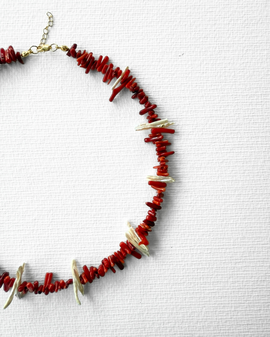 Papillon Çubuk İncili Mercan Taşlı Kolye