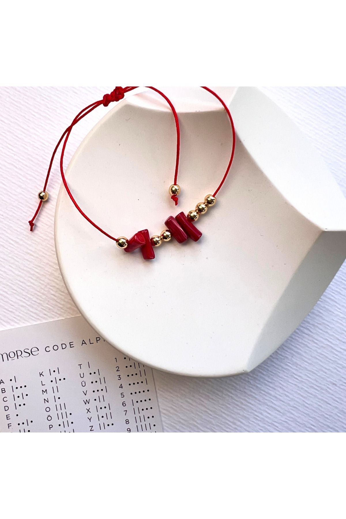 Chiffre d'Amour Doğal Mercan ve Hematit Taşlı Kişiselleştirilebilir Mors Alfabesi Bileklik